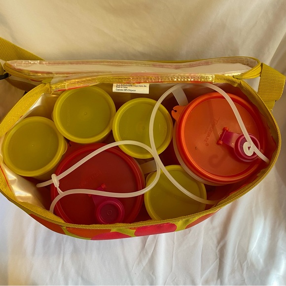 Tupperware Vintage Picnic Set, Insulated 2 strap shoulder bag with Polka Dots - Picture 13 of 13